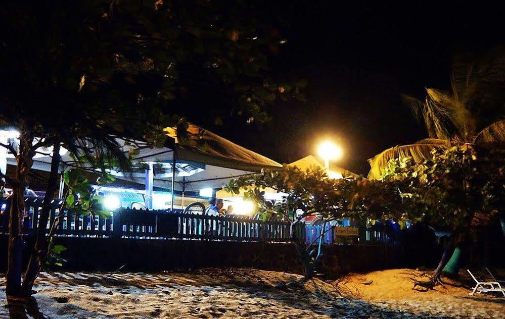 Keegans Beachside Hotel Bequia Island Exterior foto